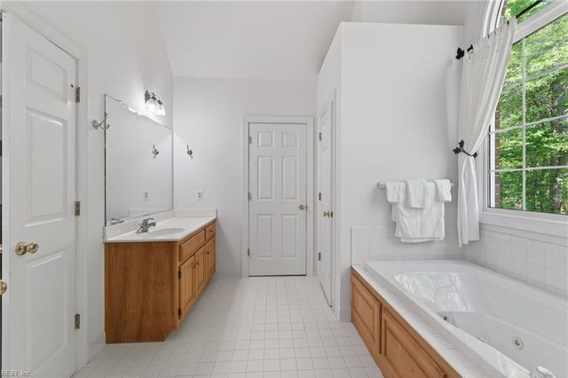 11125 Olde Towne PL, Smithfield, VA 23430
