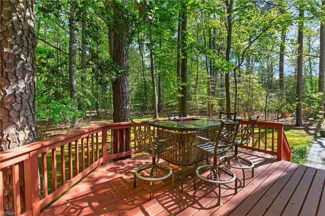 11125 Olde Towne PL, Smithfield, VA 23430