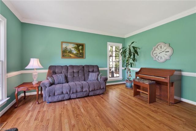 11125 Olde Towne PL, Smithfield, VA 23430