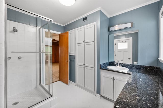 6113 Valley View Drive, Fort Worth, TX 76116