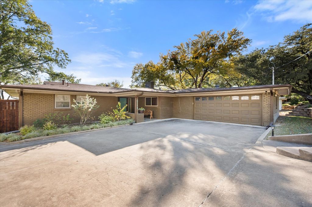 6113 Valley View Drive, Fort Worth, TX 76116