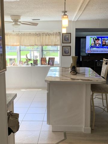 8 Brisa Lane, Port St. Lucie, FL 34952