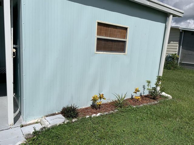 8 Brisa Lane, Port St. Lucie, FL 34952