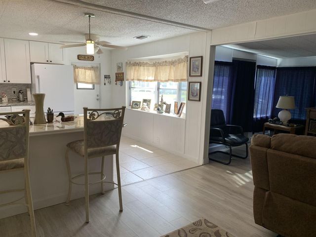 8 Brisa Lane, Port St. Lucie, FL 34952