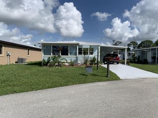 8 Brisa Lane, Port St. Lucie, FL 34952