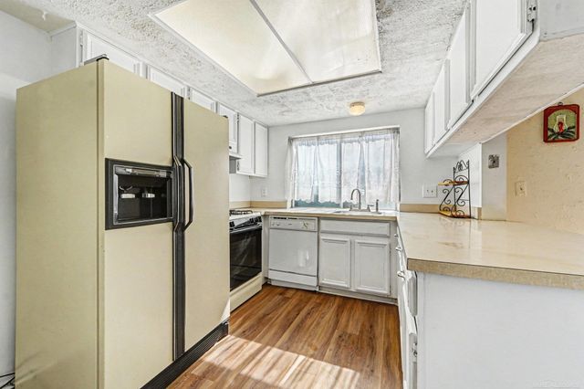 37545 Charter Oaks Boulevard, Clinton Twp, MI 48036