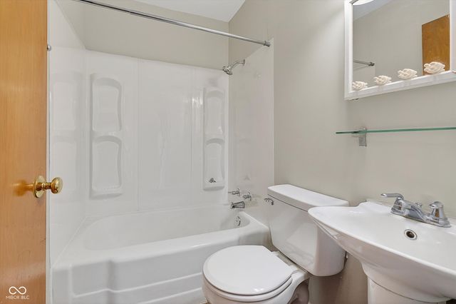 421 Fletcher Lane, Beech Grove, IN 46107
