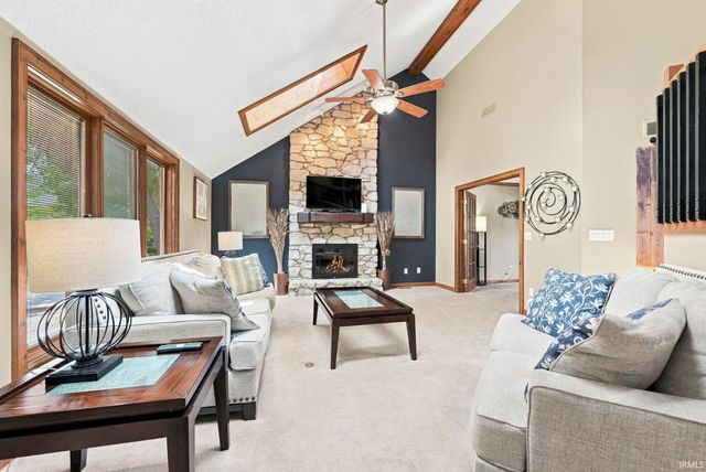 1817 Woodland Lake Pass, Fort Wayne, IN 46825