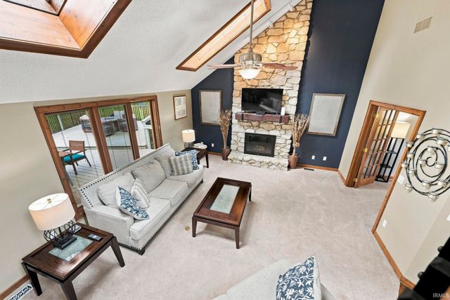 1817 Woodland Lake Pass, Fort Wayne, IN 46825