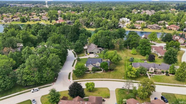 1817 Woodland Lake Pass, Fort Wayne, IN 46825