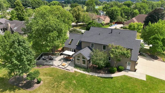1817 Woodland Lake Pass, Fort Wayne, IN 46825