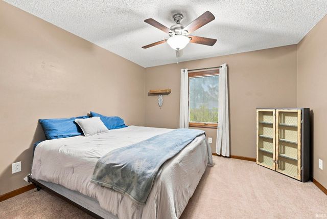 1817 Woodland Lake Pass, Fort Wayne, IN 46825