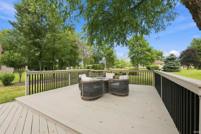 1817 Woodland Lake Pass, Fort Wayne, IN 46825