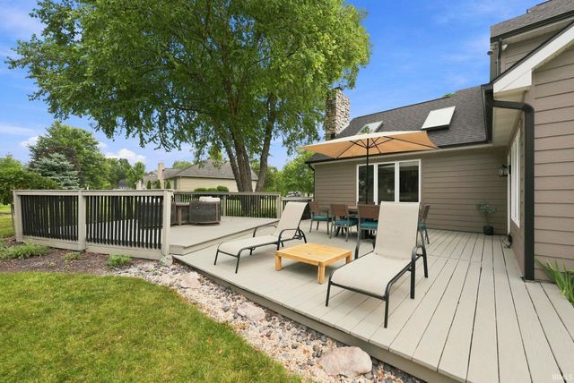 1817 Woodland Lake Pass, Fort Wayne, IN 46825