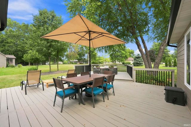 1817 Woodland Lake Pass, Fort Wayne, IN 46825