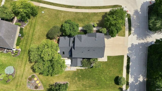 1817 Woodland Lake Pass, Fort Wayne, IN 46825