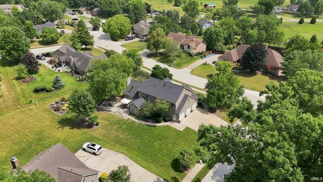 1817 Woodland Lake Pass, Fort Wayne, IN 46825