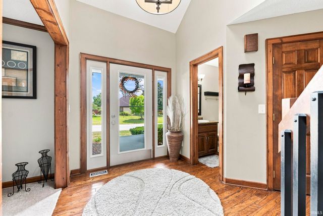 1817 Woodland Lake Pass, Fort Wayne, IN 46825