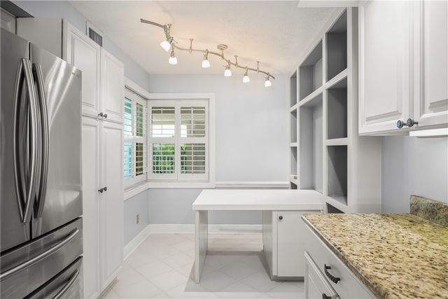 8880 N Sea Oaks Way 302, Vero Beach, FL 32963