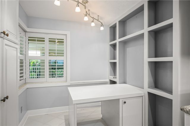 8880 N Sea Oaks Way 302, Vero Beach, FL 32963