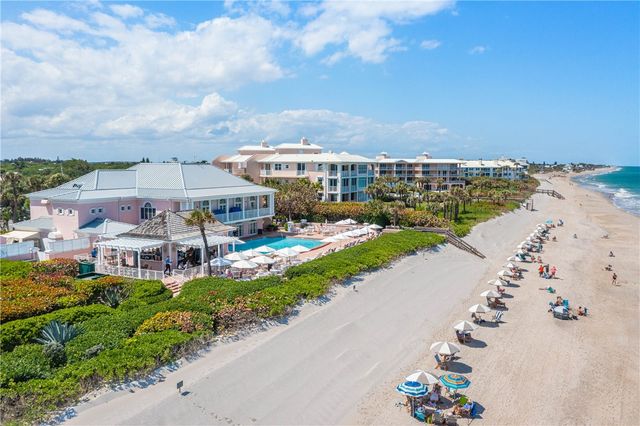 8880 N Sea Oaks Way 302, Vero Beach, FL 32963