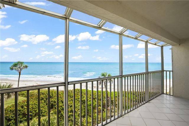 8880 N Sea Oaks Way 302, Vero Beach, FL 32963