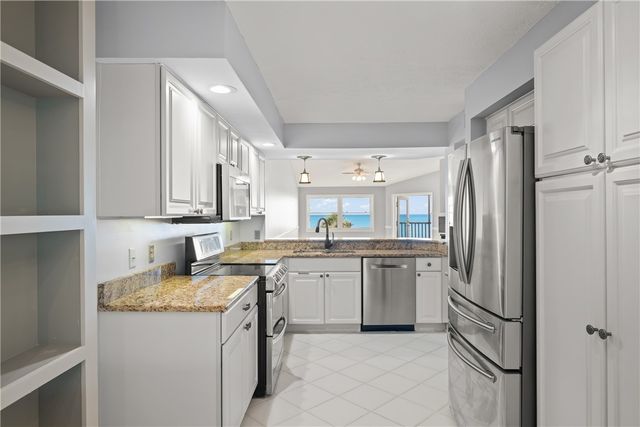 8880 N Sea Oaks Way 302, Vero Beach, FL 32963