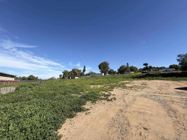 2055 riviera dr 195, Vista, CA 92084