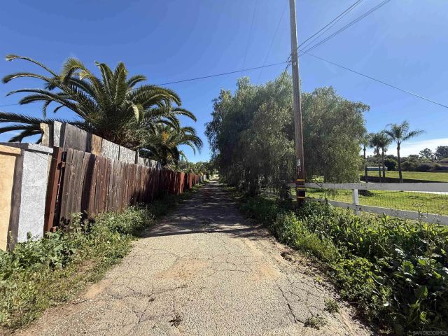 2055 riviera dr 195, Vista, CA 92084