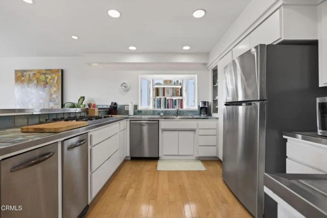 937 Sharon Lane, Ventura, CA 93001