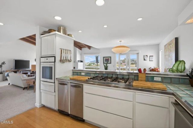 937 Sharon Lane, Ventura, CA 93001