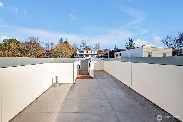 1227 E Roy Street, Seattle, WA 98102
