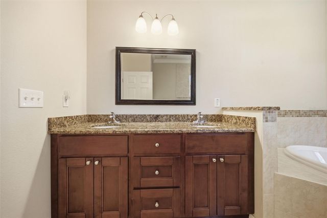 15107 MONET DRIVE, Tampa, FL 33613