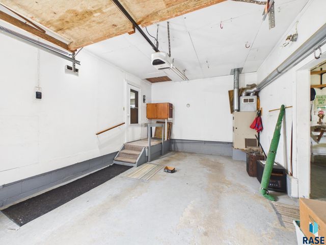 5909 W 41st St Street, Sioux Falls, SD 57106