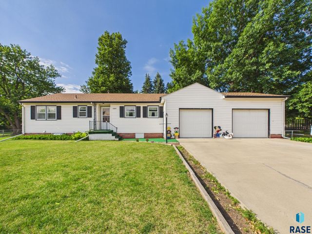 5909 W 41st St Street, Sioux Falls, SD 57106