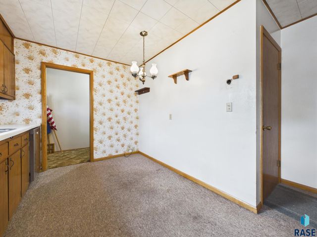 5909 W 41st St Street, Sioux Falls, SD 57106