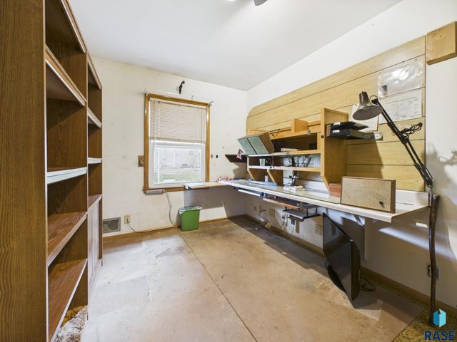 5909 W 41st St Street, Sioux Falls, SD 57106