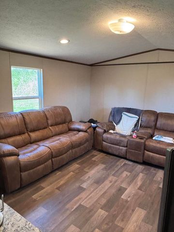 10761 Old State Highway 28, Pikeville, TN 37367