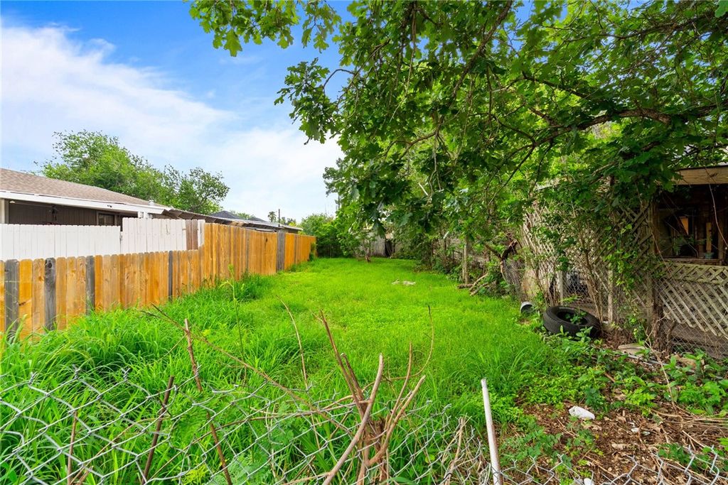 806 Elesa St, Corpus Christi, TX 78405 — exterior