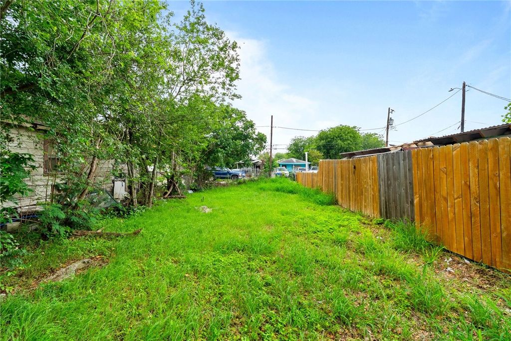 806 Elesa St, Corpus Christi, TX 78405 — photo 3