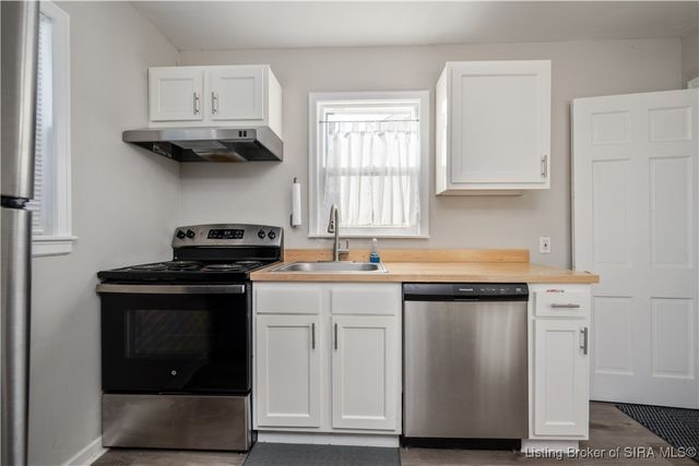 512 W Owen Street, Scottsburg, IN 47170