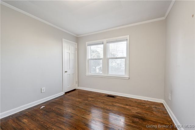 512 W Owen Street, Scottsburg, IN 47170