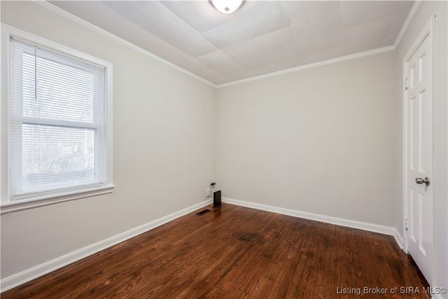 512 W Owen Street, Scottsburg, IN 47170