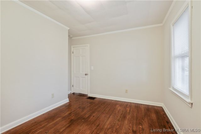 512 W Owen Street, Scottsburg, IN 47170