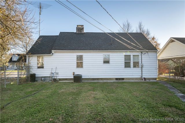 512 W Owen Street, Scottsburg, IN 47170