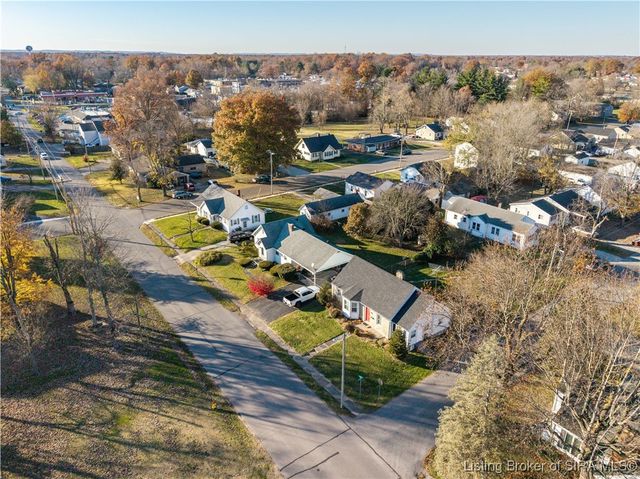 512 W Owen Street, Scottsburg, IN 47170