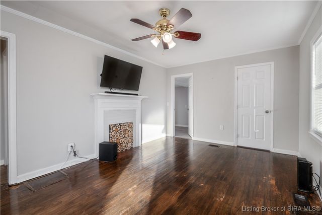 512 W Owen Street, Scottsburg, IN 47170