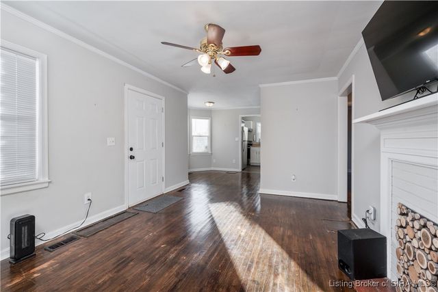 512 W Owen Street, Scottsburg, IN 47170