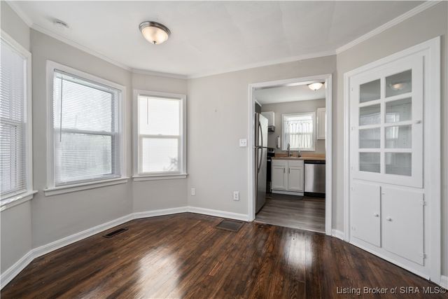 512 W Owen Street, Scottsburg, IN 47170