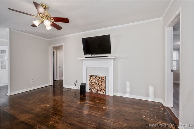 512 W Owen Street, Scottsburg, IN 47170